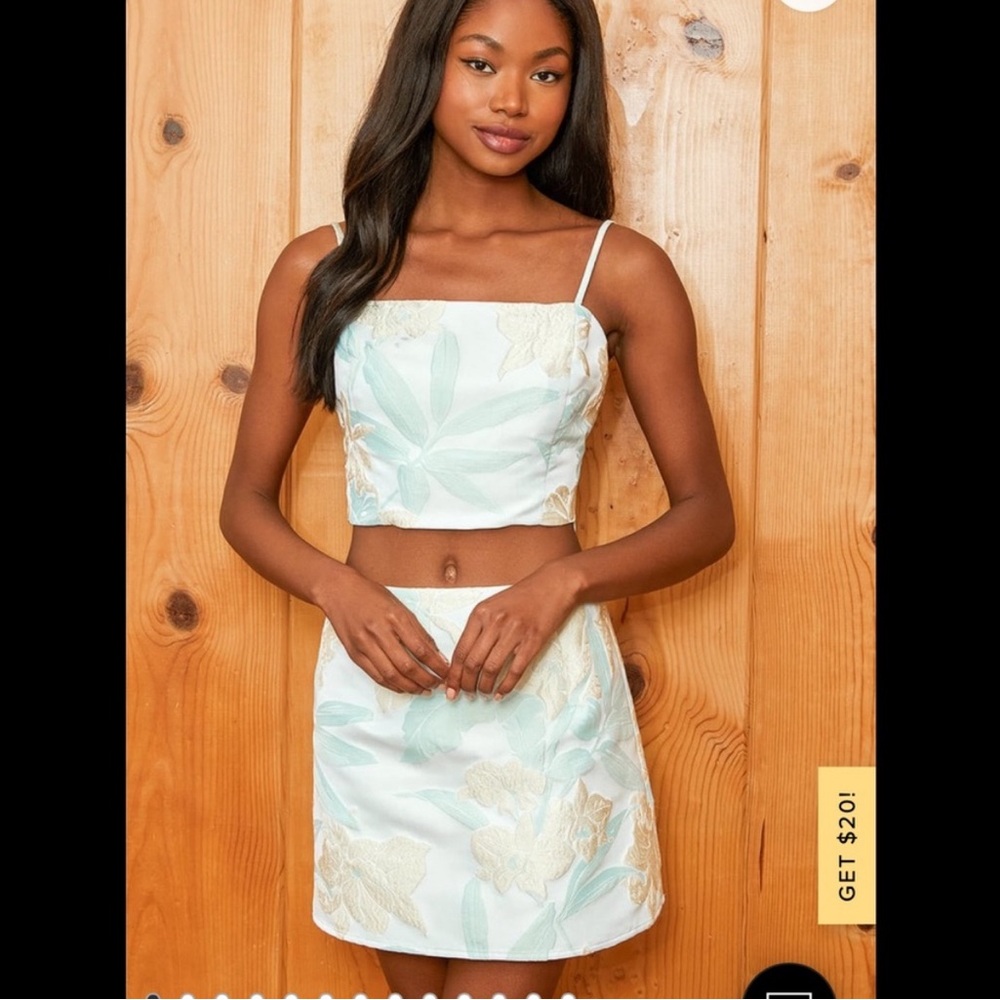 Lulu's Floral two piece set in light blue and Cream